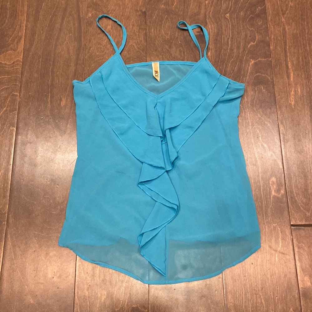 Buckle tank